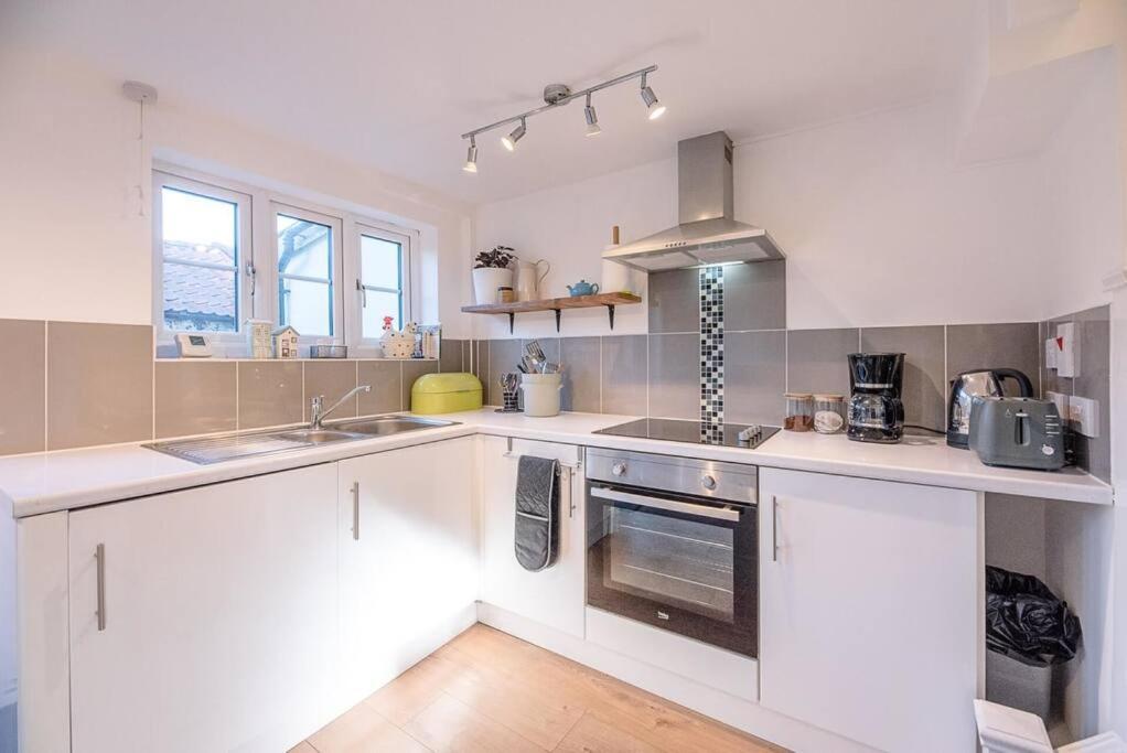 Button Cottage, Wickham Market Bagian luar foto