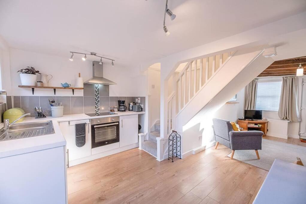 Button Cottage, Wickham Market Bagian luar foto