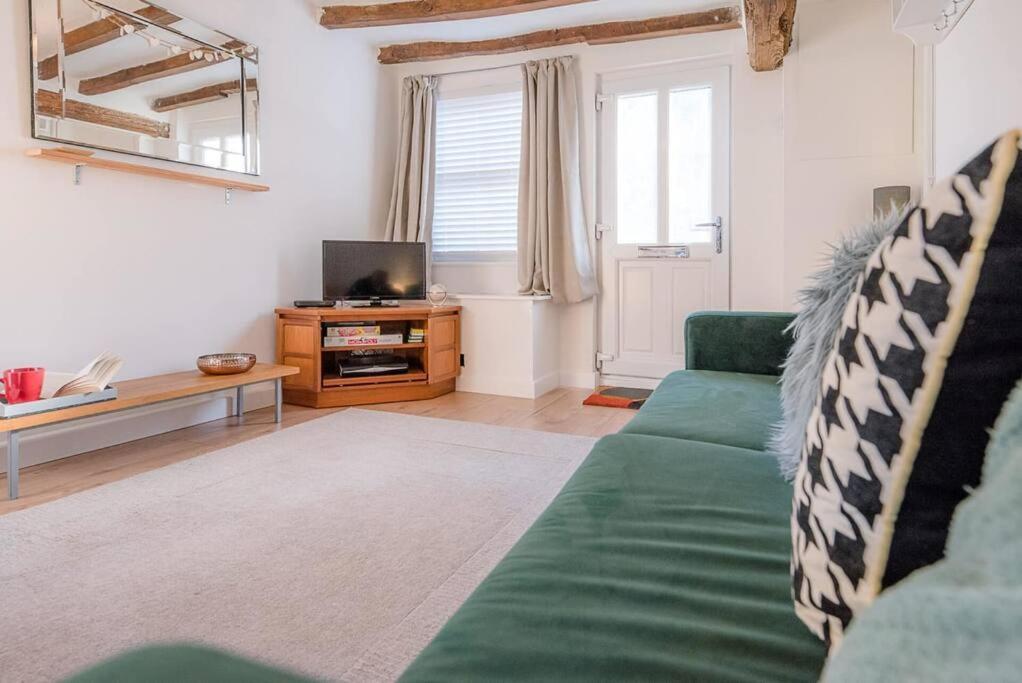 Button Cottage, Wickham Market Bagian luar foto